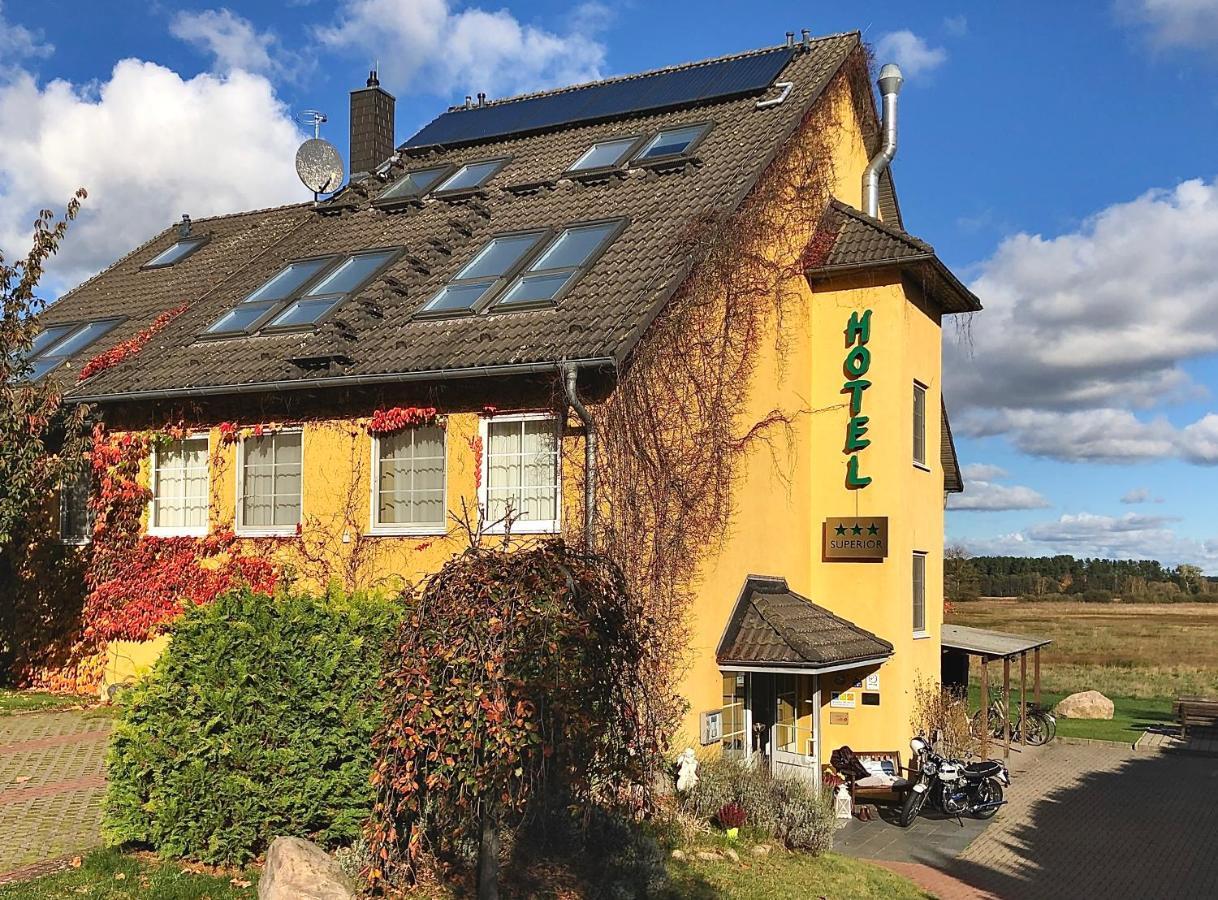Hotel Am Mueritz-Nationalpark Waren  Exterior foto